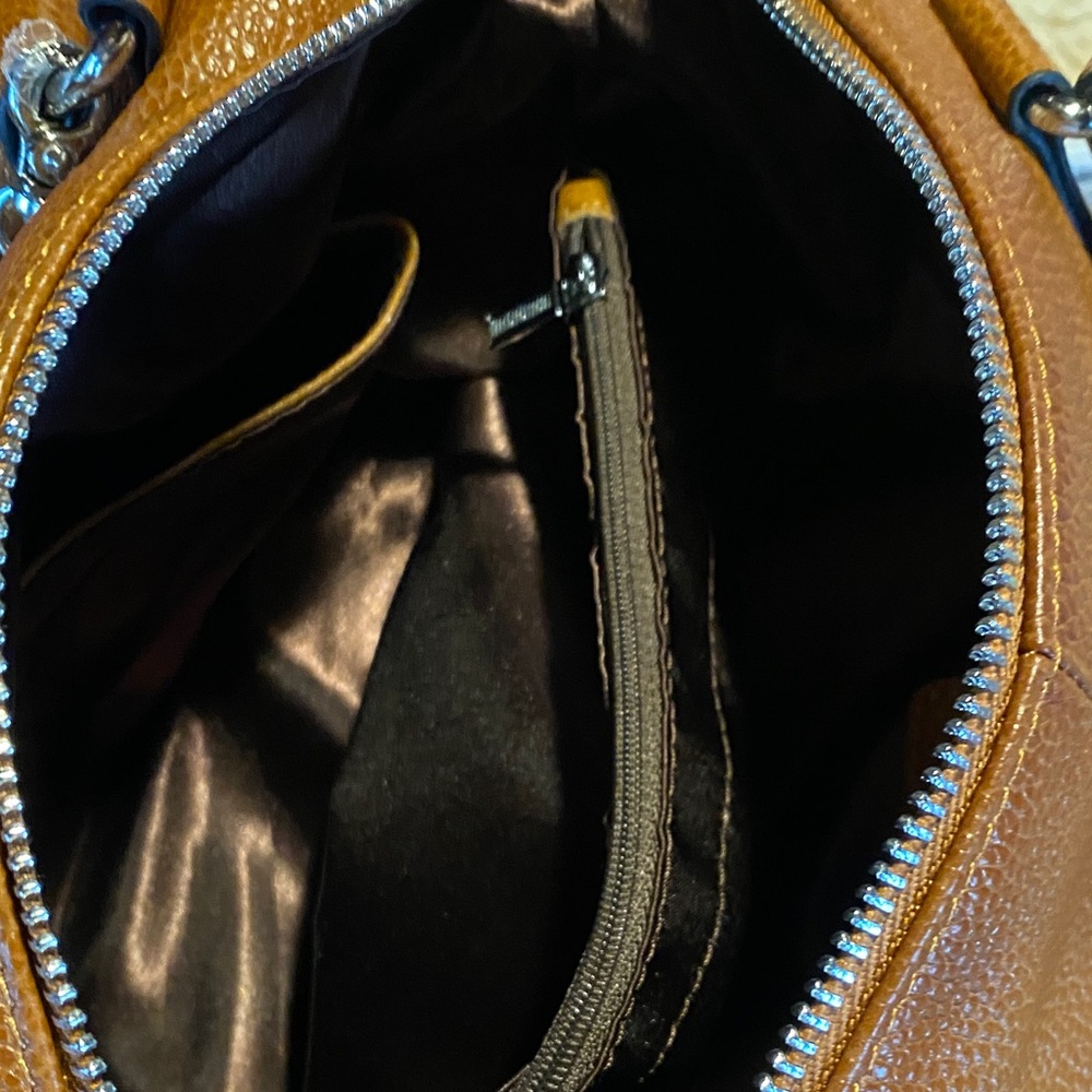 Elegant Brown Leather HeShe Crossbody Handbag - Picture 6 of 16